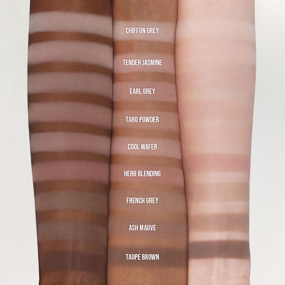 dasique Shadow Palette #13 cool blending base shade creates even lids for smooth prep