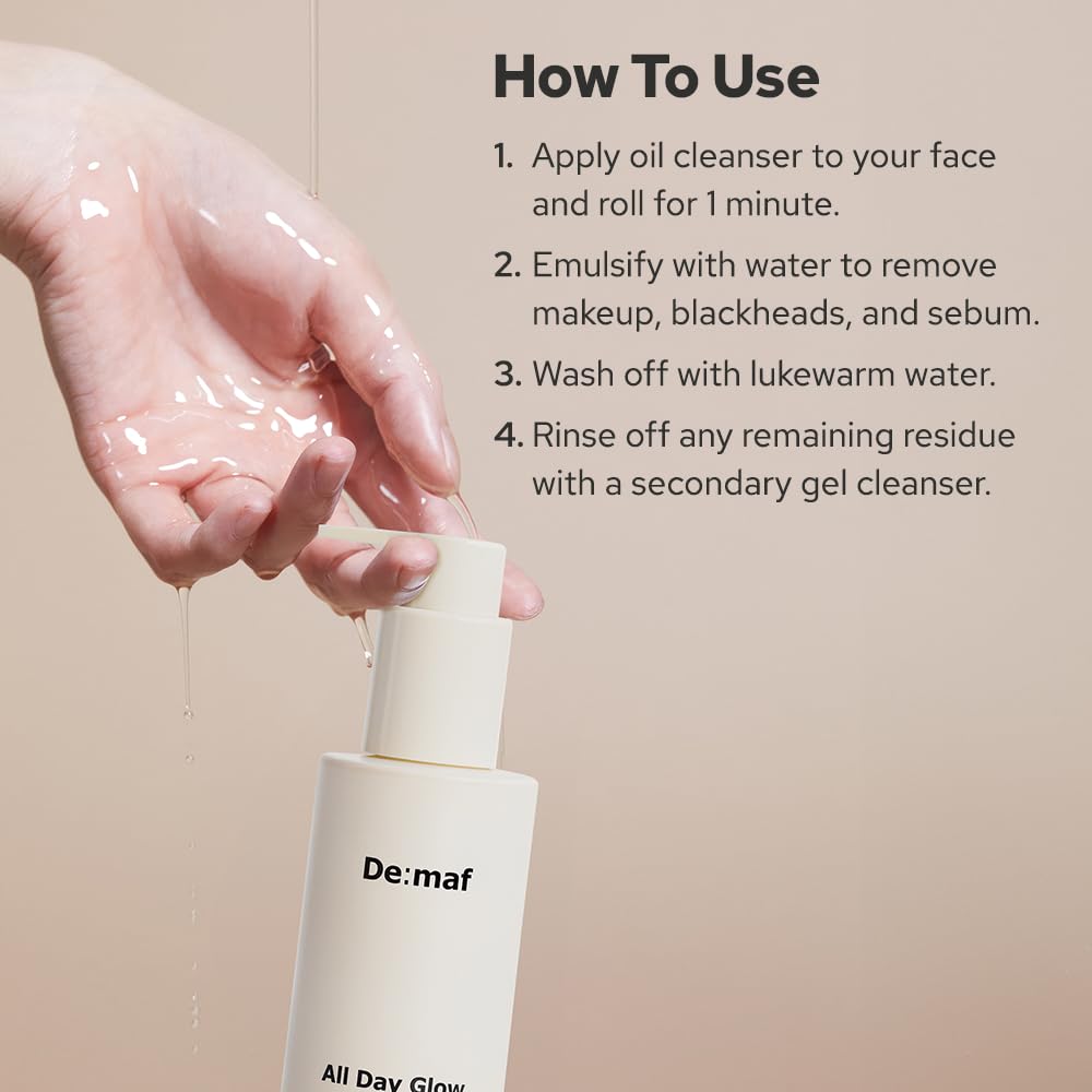 De:maf All Day Glow pore-cleanse action helps reduce congestion over time