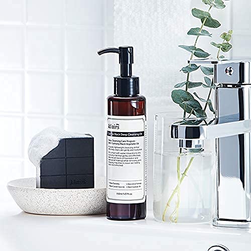 DearKlairs black bean oil drop illustrating oil-control benefits for balanced skin
