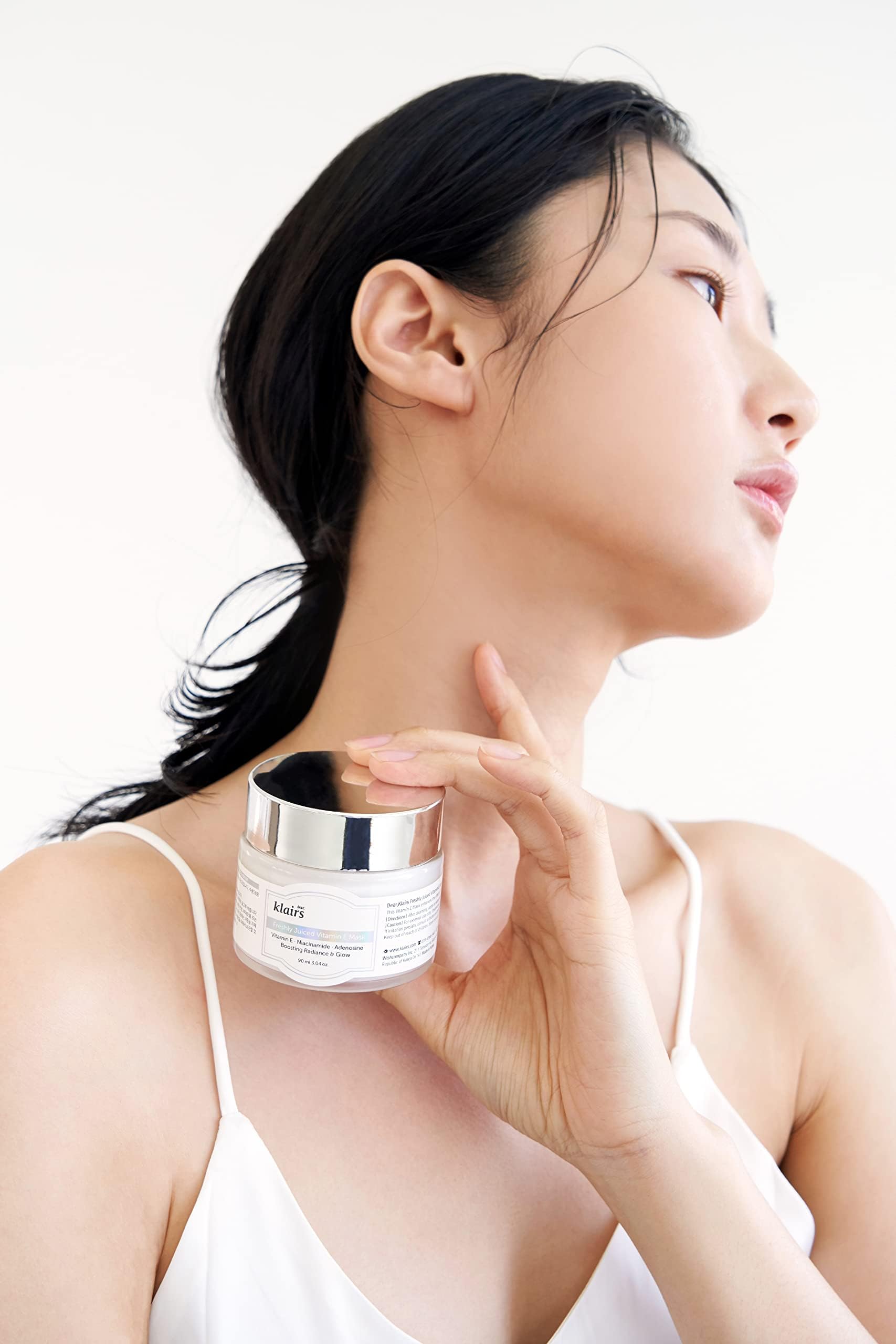 DearKlairs Freshly Juiced Vitamin E Mask daily-use morning close-up for radiant hydration