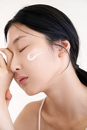 DearKlairs Freshly Juiced Vitamin E Mask sleeping-routine close-up demonstrates overnight nourishment