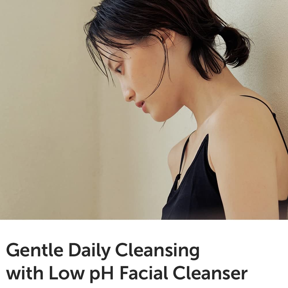 DearKlairs Gentle Black Cleanser creamy foam texture on skin promotes a comfortable cleanse.