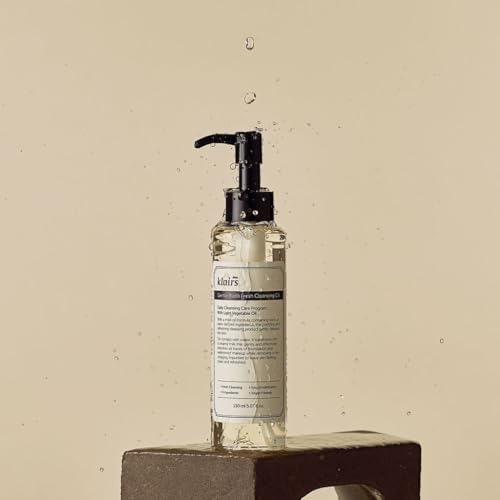 DearKlairs cleansing oil texture closeup highlights light, spreadable formula