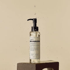 DearKlairs cleansing oil texture closeup highlights light, spreadable formula