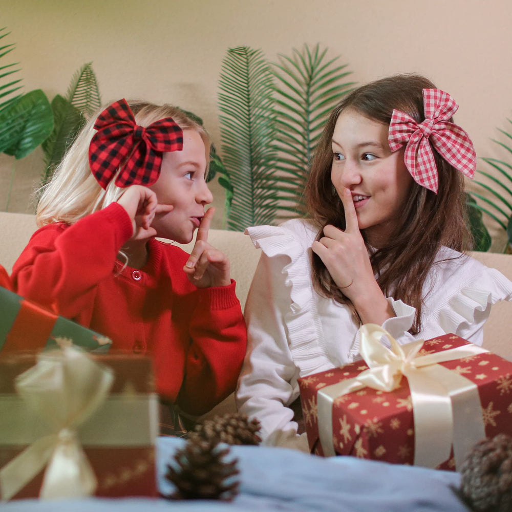 DEEKA dark green plaid bow pairs with winter outfits for photos.