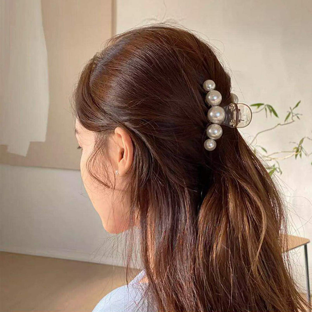 DEEKA quick hair pull-back clip in-use demonstrates fast updos and day-long security
