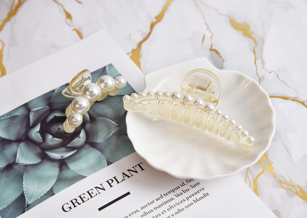 DEEKA spring-loaded hair clip close-up emphasizes balanced tension and comfort