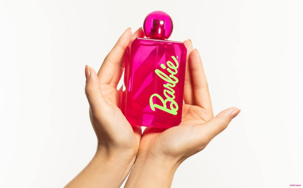 DefineMe Barbie Perfume flacon detail close-up hints at creamy, whipped-cream finish.