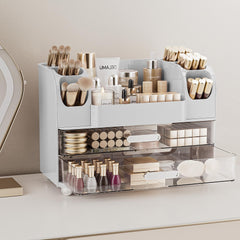 Delamu curved brush slots hold slender cosmetics securely in place.