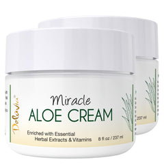 DELÚVIA Miracle Aloe Cream on the face delivering deep hydration.