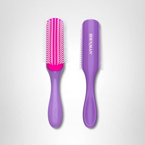 Denman Curly Hair Brush D3 ergonomic grip enhances control during styling sessions.