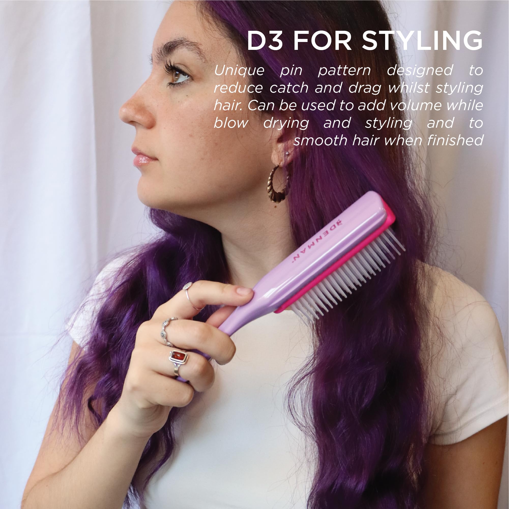 Denman Curly Hair Brush D3 tear-drop handle delivers comfortable grip during styling.