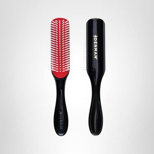 Denman Curly Hair Brush D3 smooths and polishes hair for a polished finish.