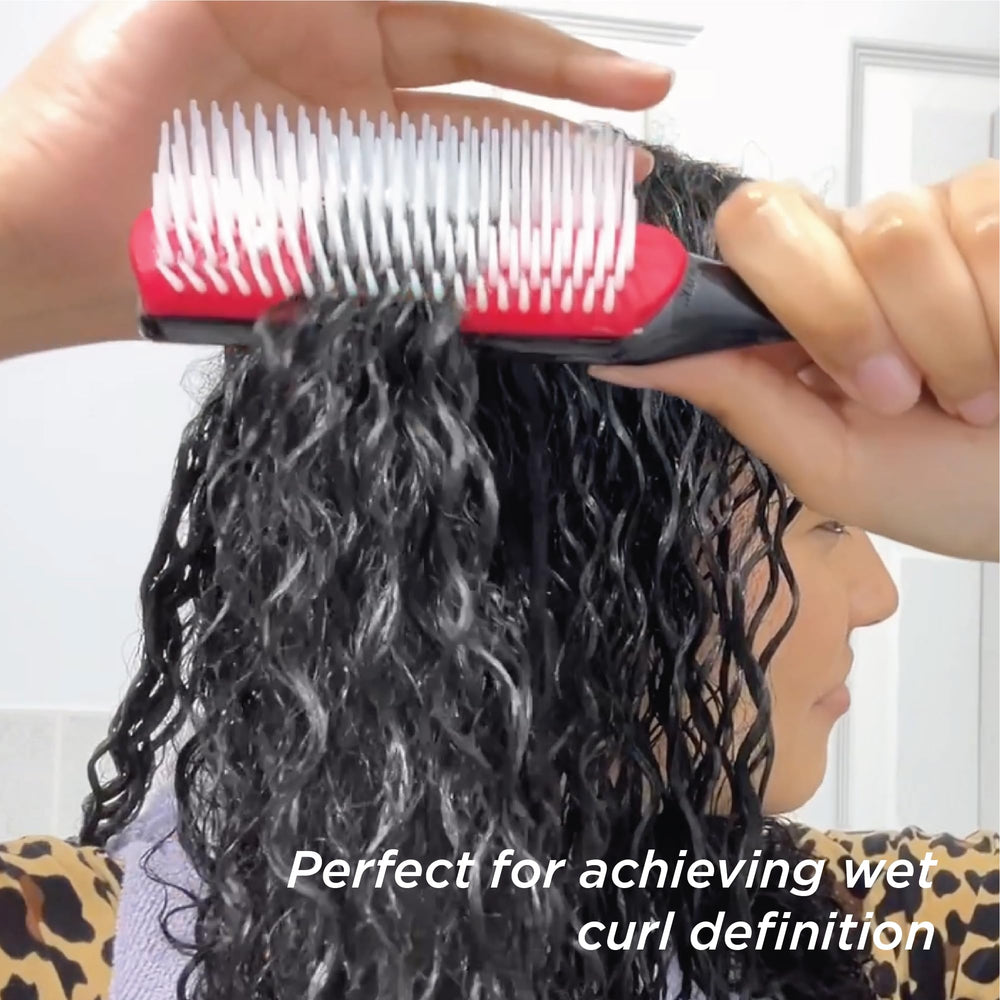 Denman Curly Hair Brush D3 tear-drop handle offers comfortable grip.