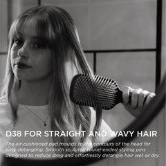Denman D38 fast blow-drying paddle reduces drying time with smooth pins.