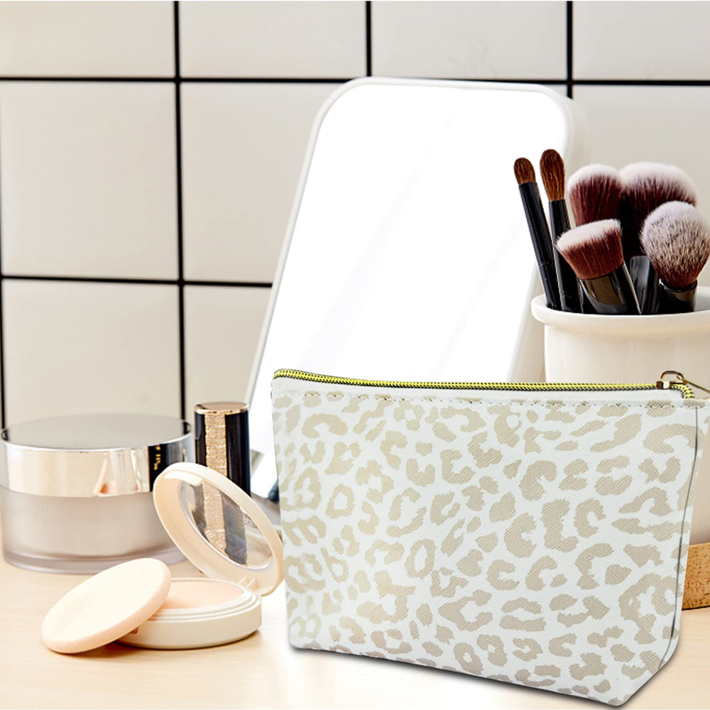 Deokke grey-white leopard pattern bag blends style and practicality.