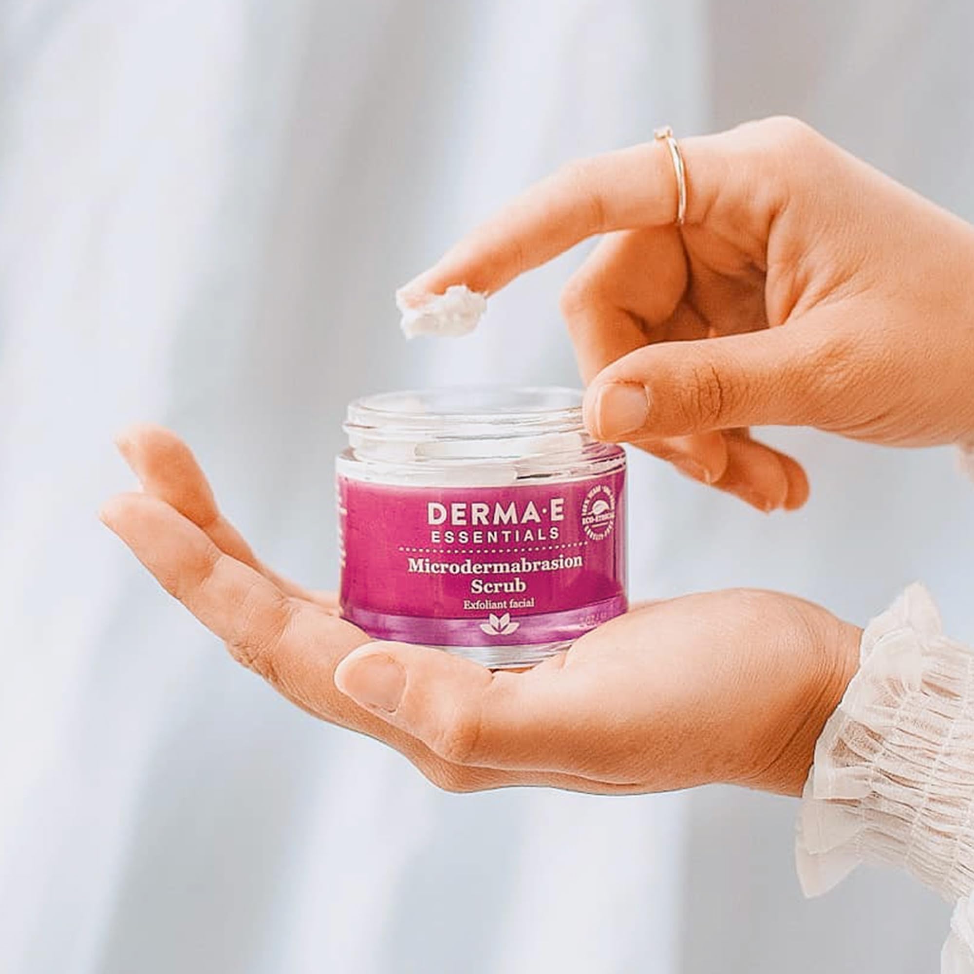 Derma E Citrus essential oil bottle indicating refreshing aroma and revitalization