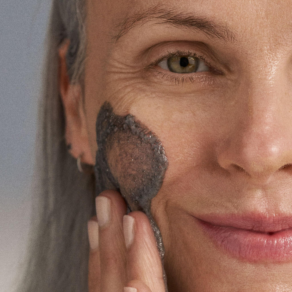 Dermalogica Daily Superfoliant paste formation activated with water for smooth, refreshed skin.