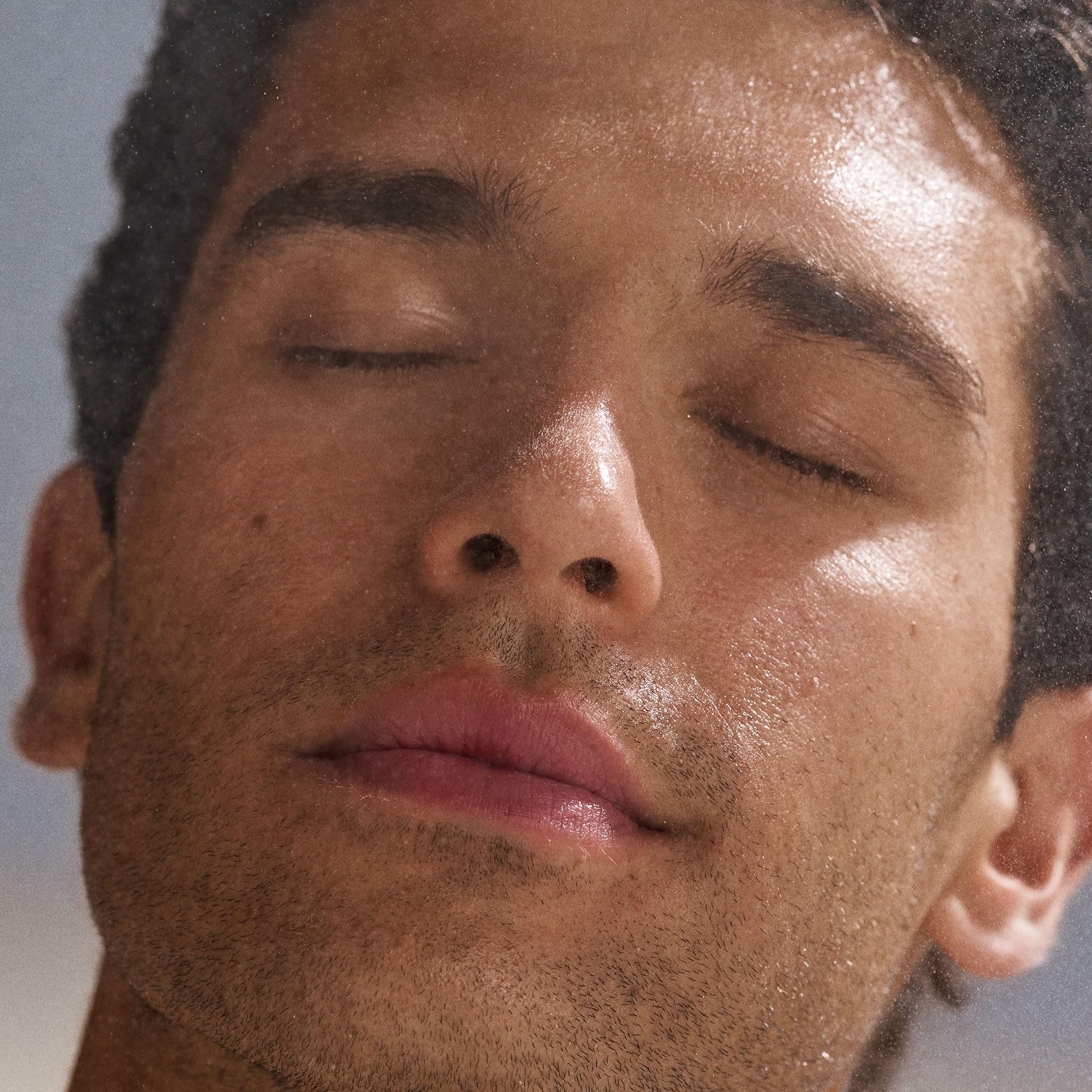 Dermalogica Multi-Active Toner hand-damp usage aids quick skin rebalancing.