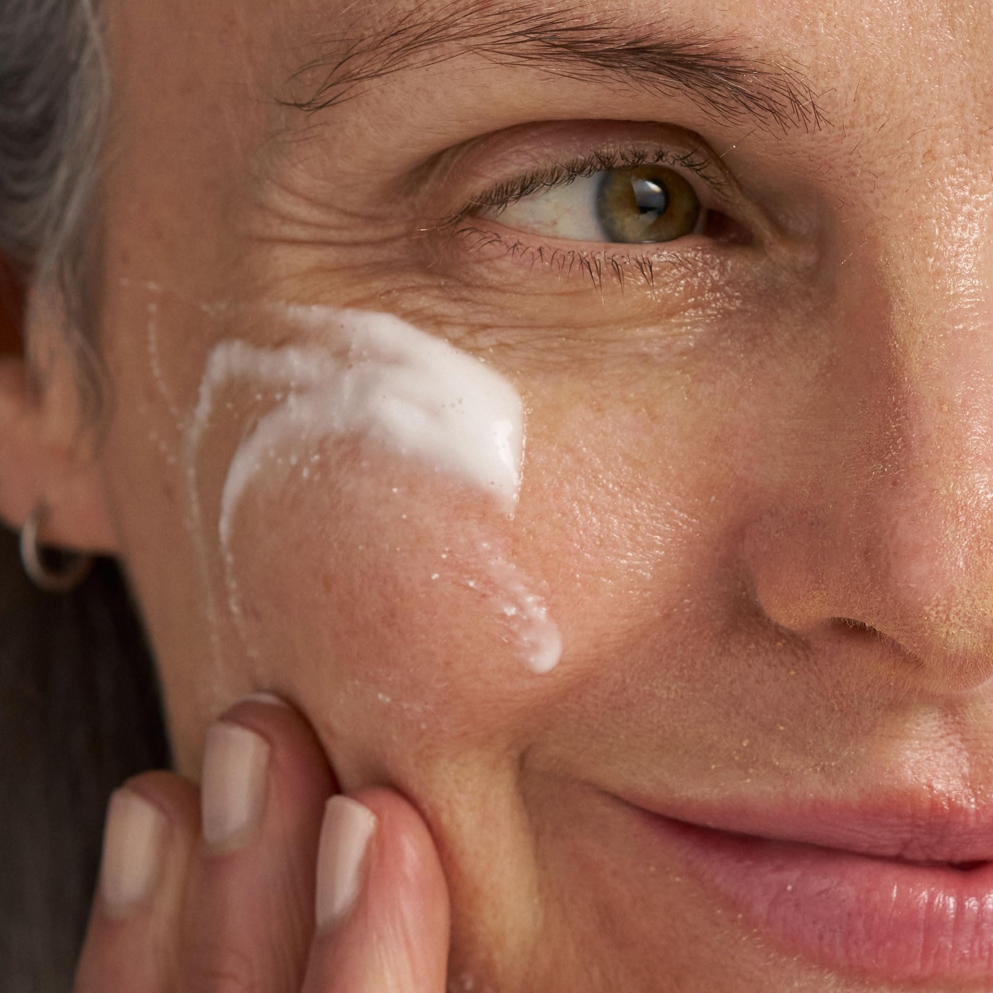 Dermalogica Skin Resurfacing Cleanser lactic acid label emphasizes gentle resurfacing benefits