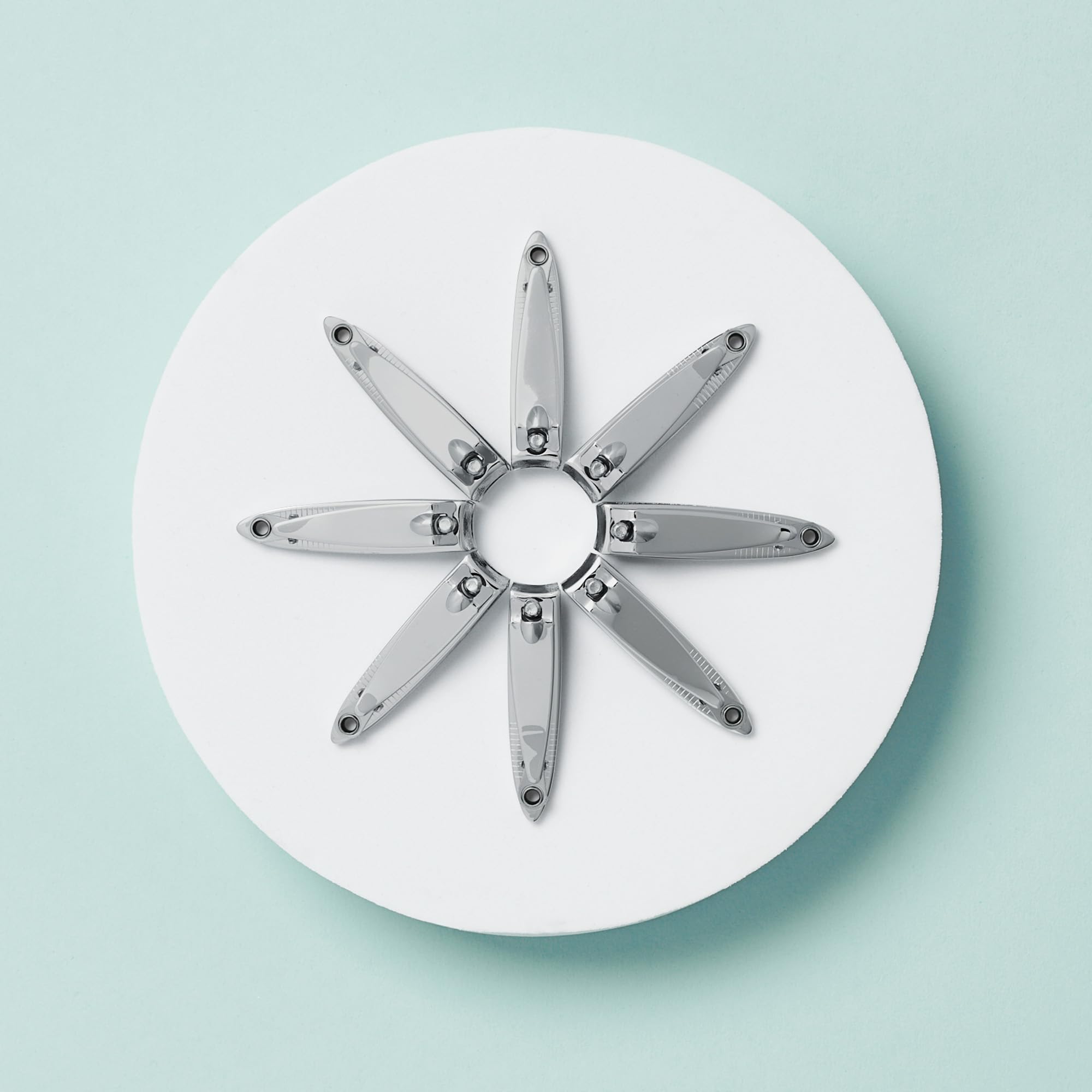 Diane D904 72-count pack keeps spare clippers ready for busy days.