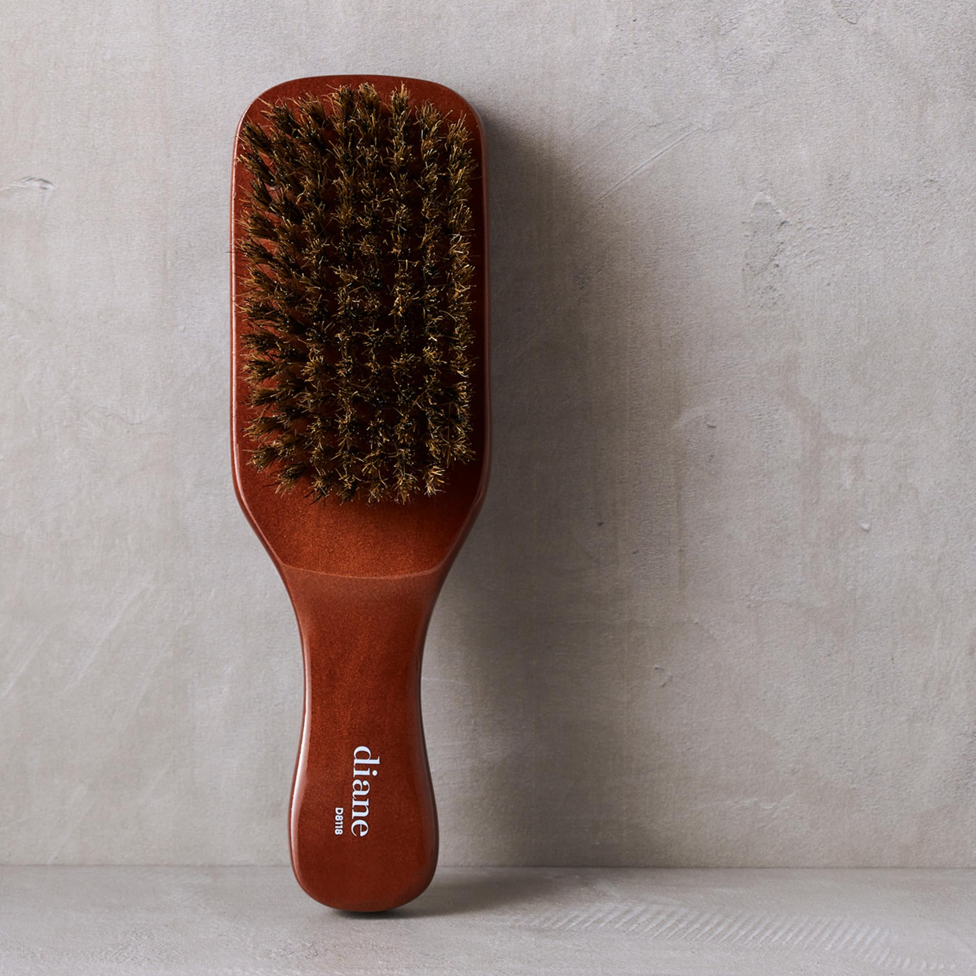 Diane Premium Club Wave Brush close-up on 100% medium boar bristles for detangling