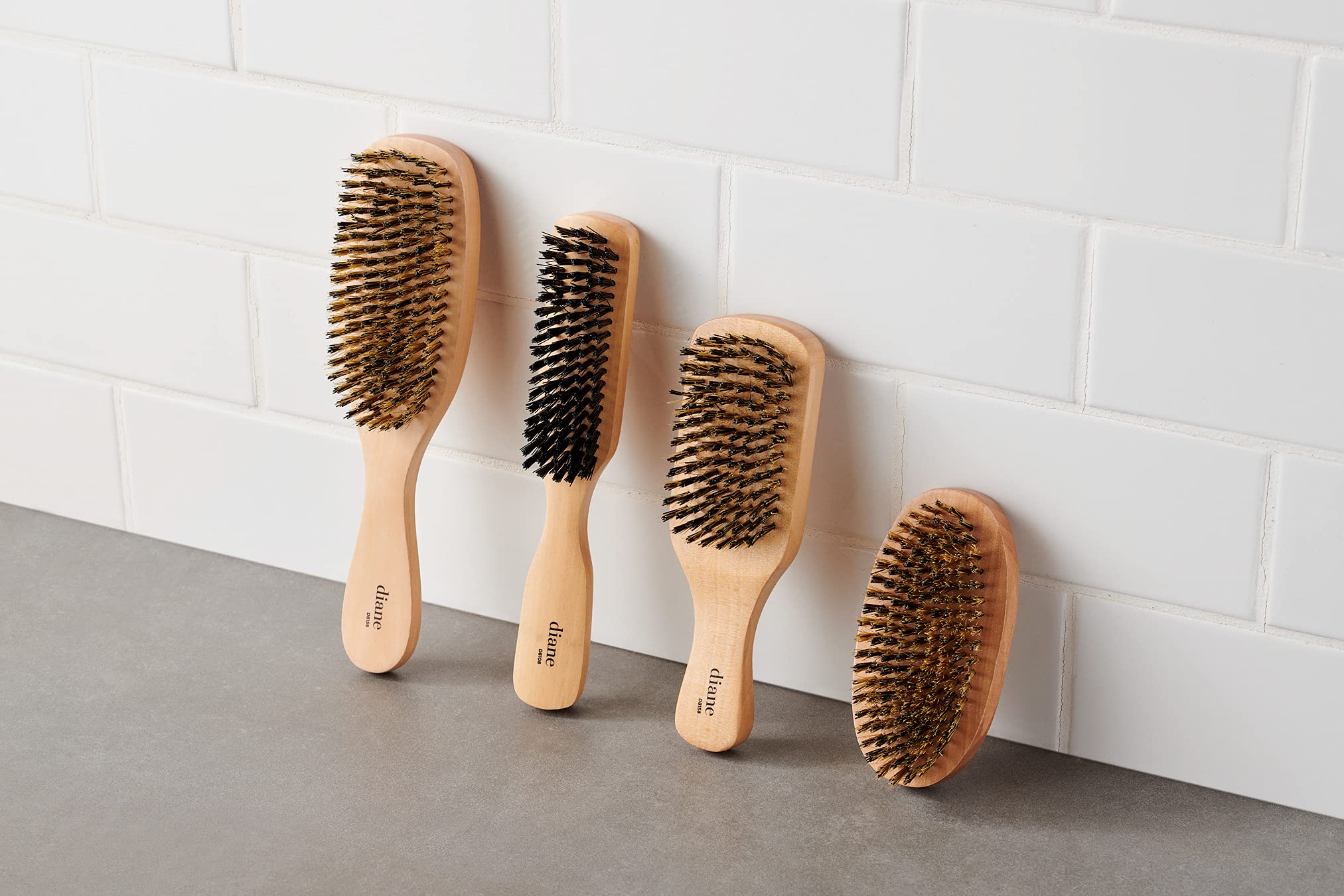 Diane Reinforced Boar Wave Brush focuses on coarse hair for detangling and styling