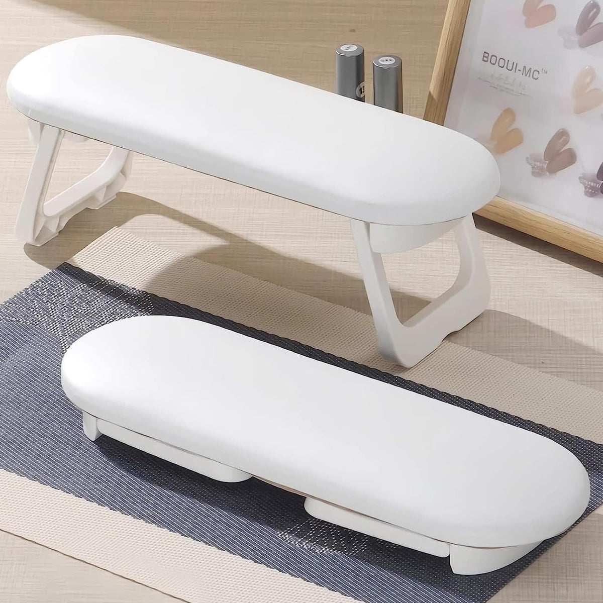 Diesisa nail arm rest folded compact state offers space-saving manicure support