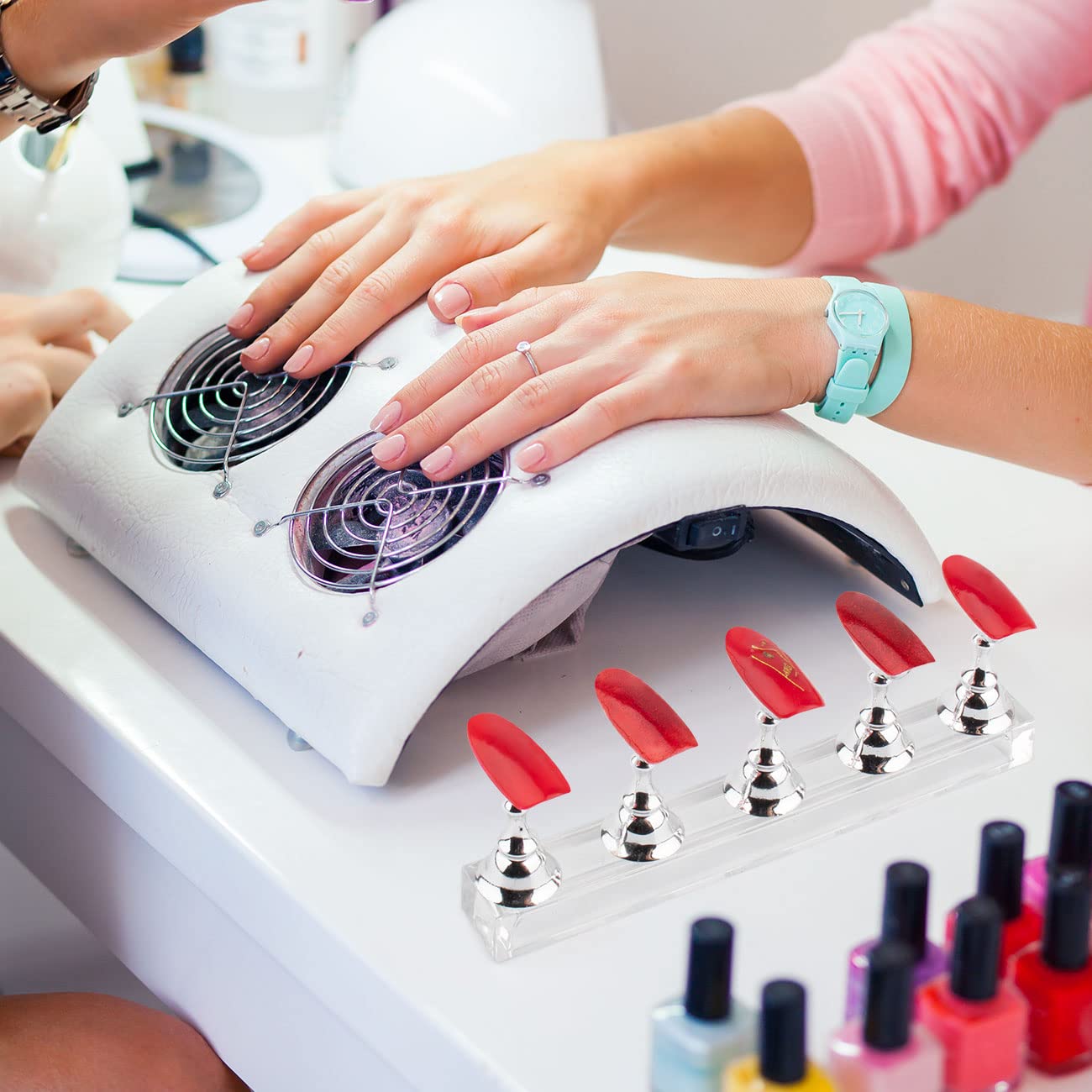 Difenni salon-use display scenario demonstrating professional workflow.