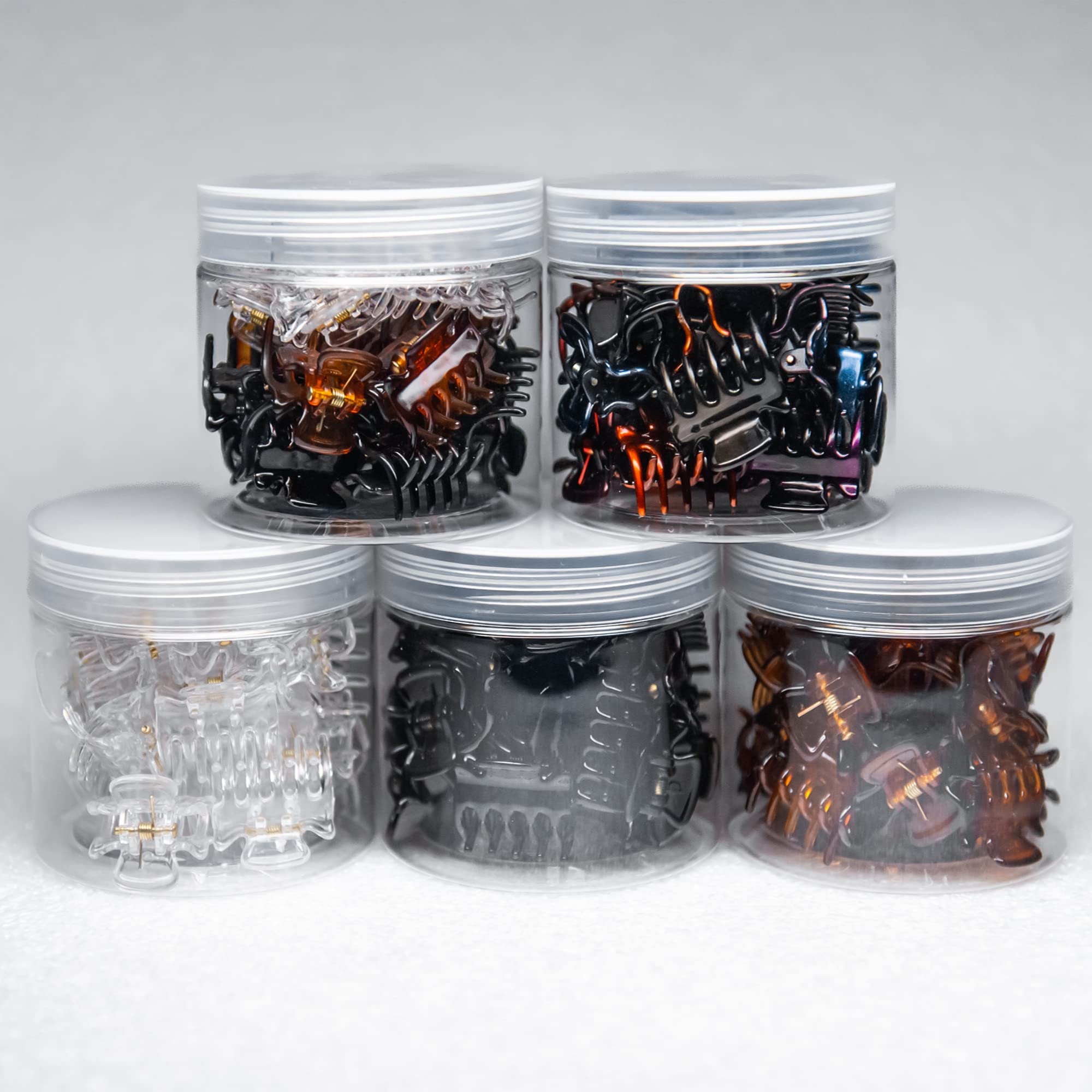 DIMUGE lightweight clear plastic clips catching light for a premium look.