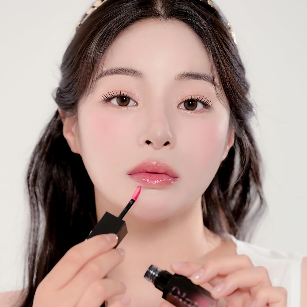 Dinto Blur-Glowy Lip Tint packaging emphasizes clean, travel-friendly design.