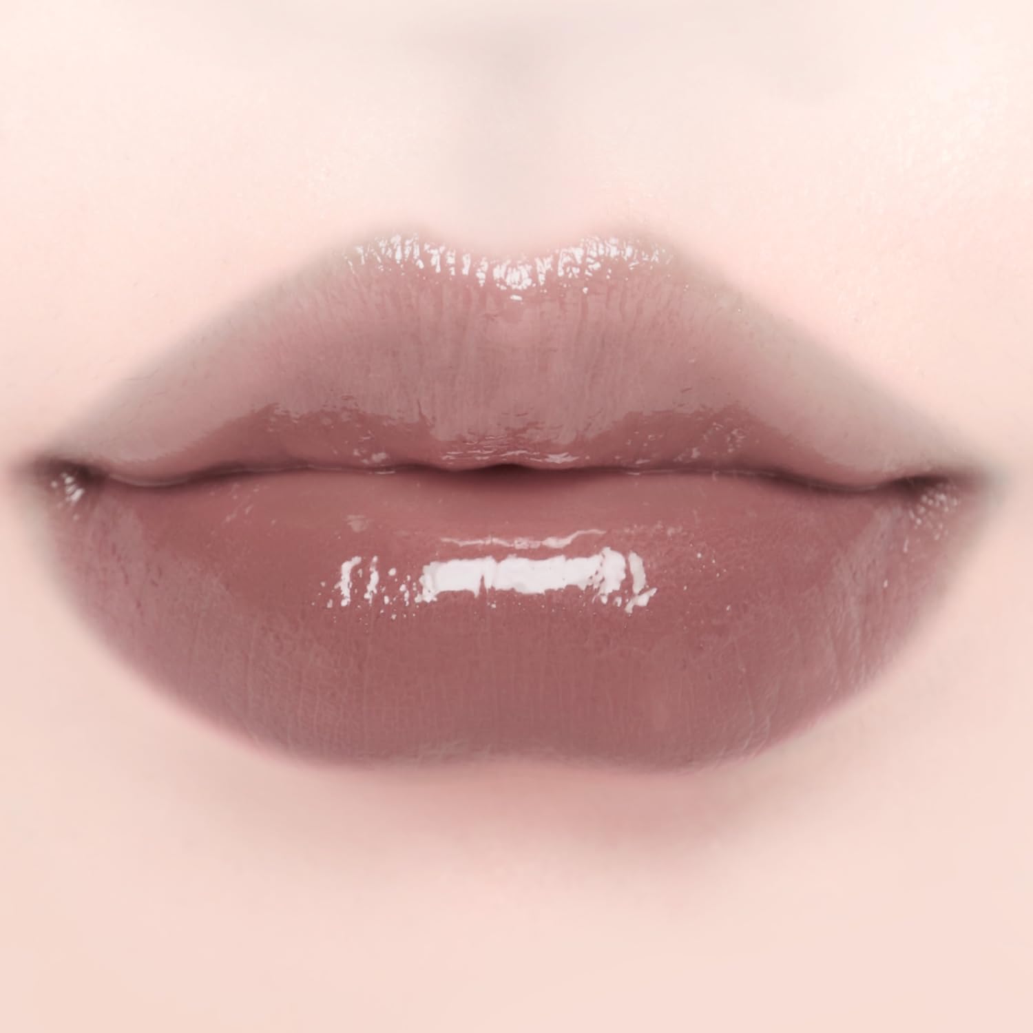 DINTO Blur-Glowy MINI Lip Tint glossy finish close-up for bright lips