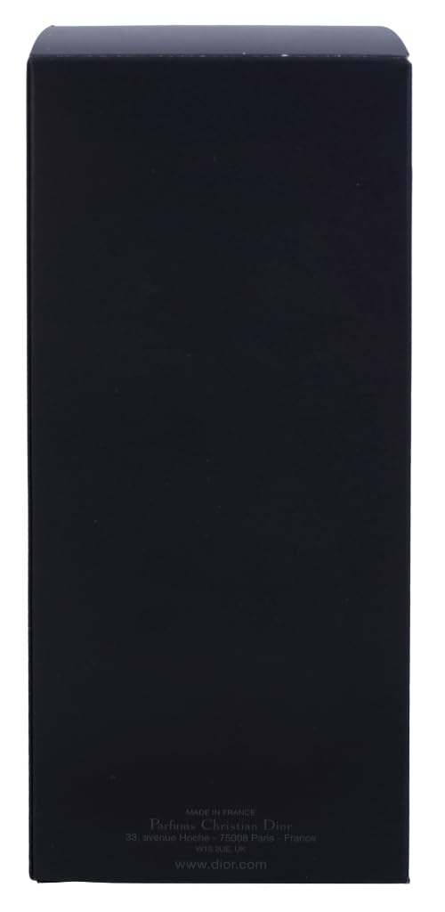 Dior Sauvage wilderness-nightscape evokes an adventurous mood for evening occasions.