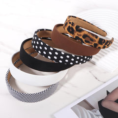 DiyJibb headbands solid color pack in blue demonstrates non-slip performance during workouts.