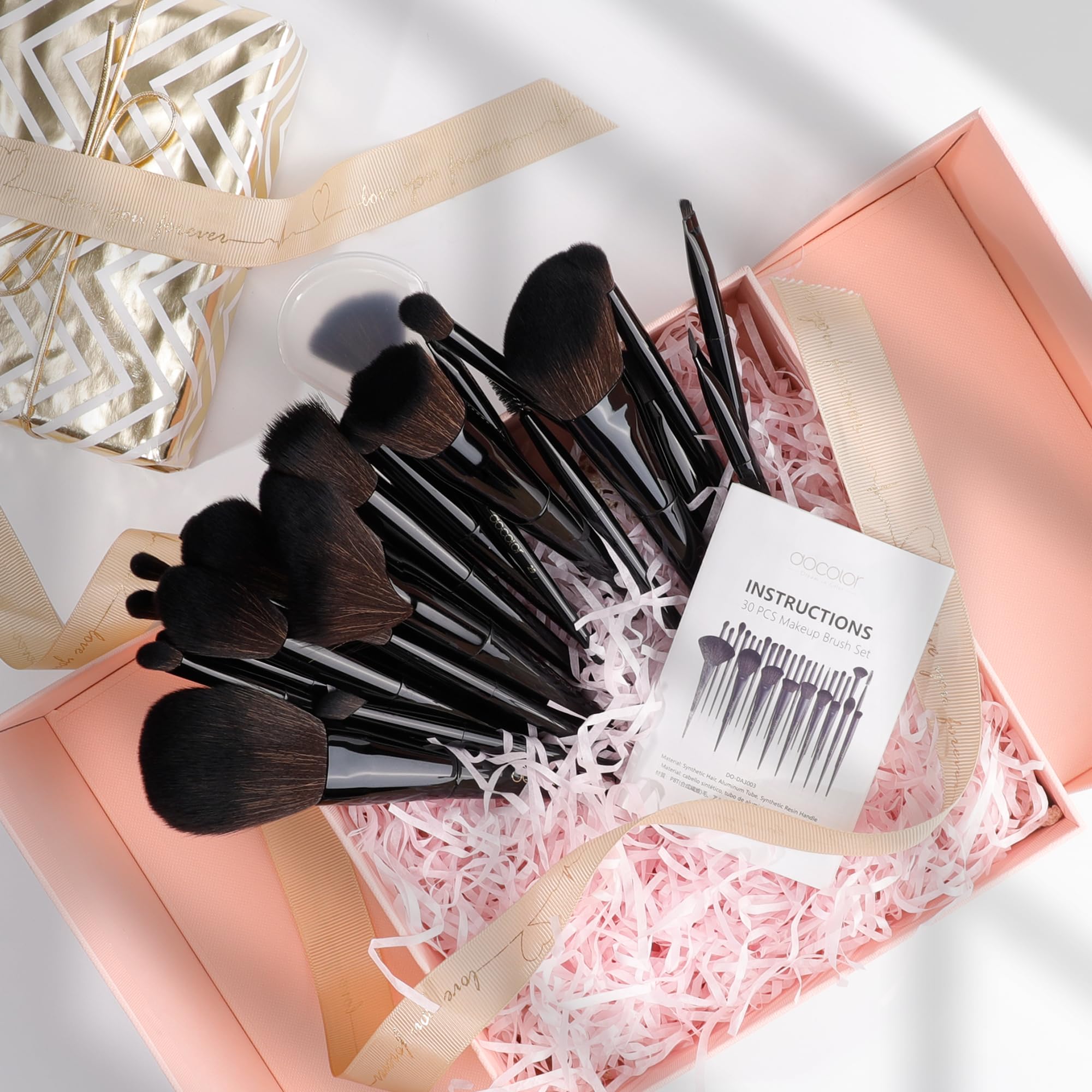 Docolor Blush brush delivers soft color application with natural-looking glow