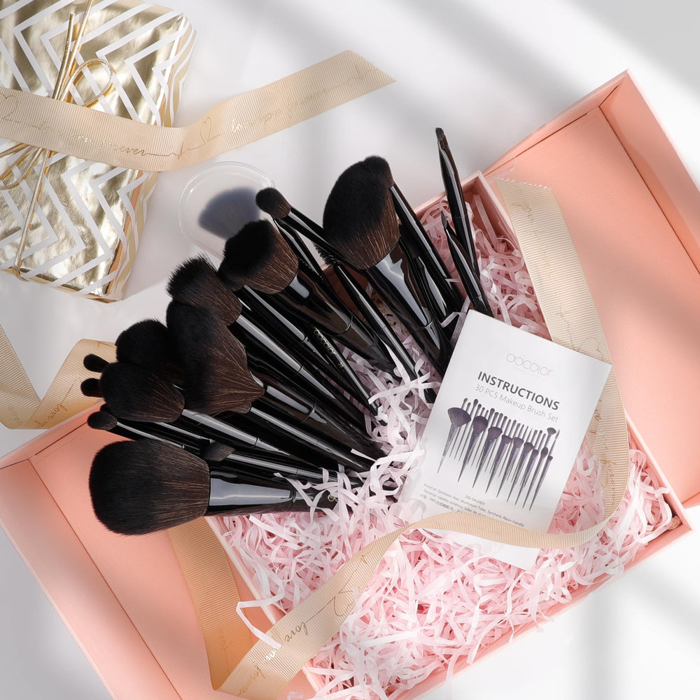 Docolor Blush brush delivers soft color application with natural-looking glow