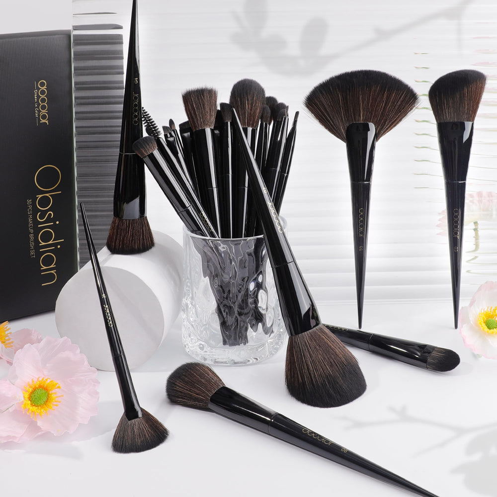 Docolor Contour brush helps sculpt features with controlled, precise shading