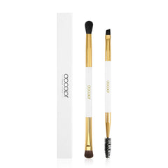 Docolor Duo: cepillo de cejas en ángulo para definir y perfilar.
