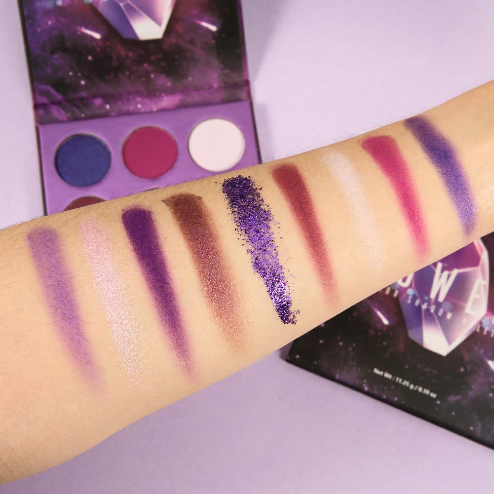 Docolor blendable formula facilitates seamless eye look creation.
