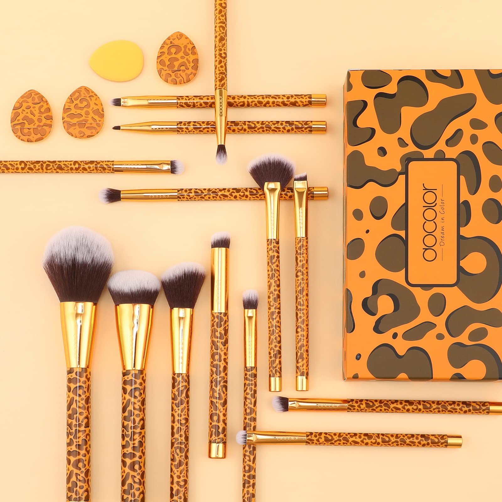 Docolor Leopard blush/highlighter brush yields soft, radiant complexion.