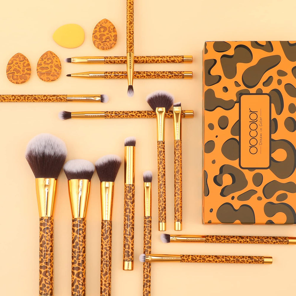 Docolor Leopard blush/highlighter brush yields soft, radiant complexion.