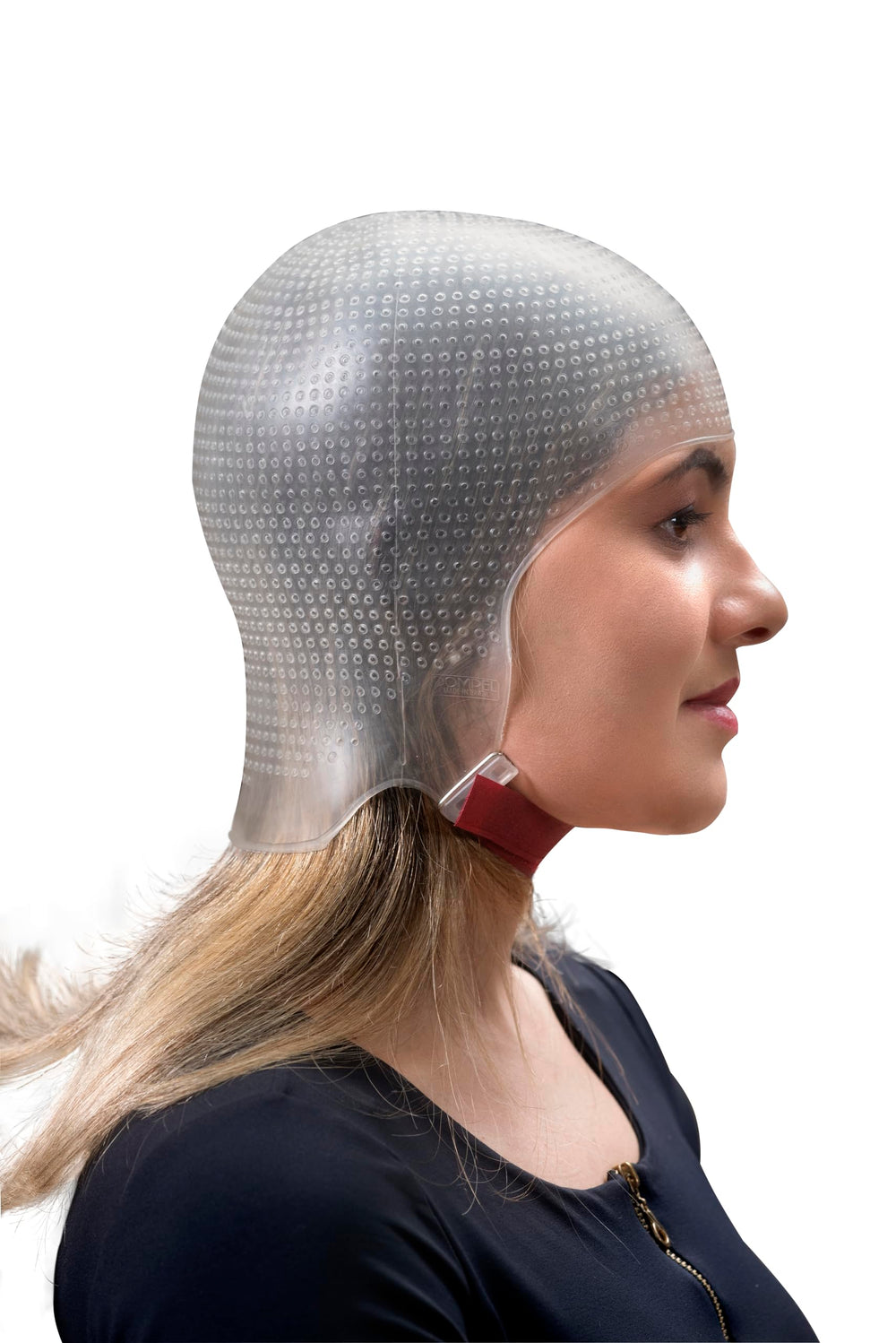 DOMPEL Sparta 2.4K cap head-fit illustration demonstrates universal sizing.