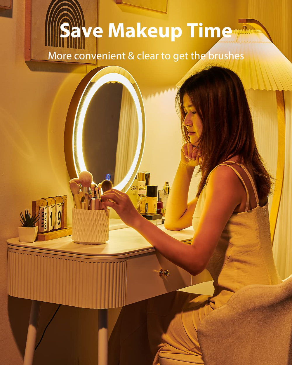 DooGooCoo rotates smoothly for easy access during daily makeup application