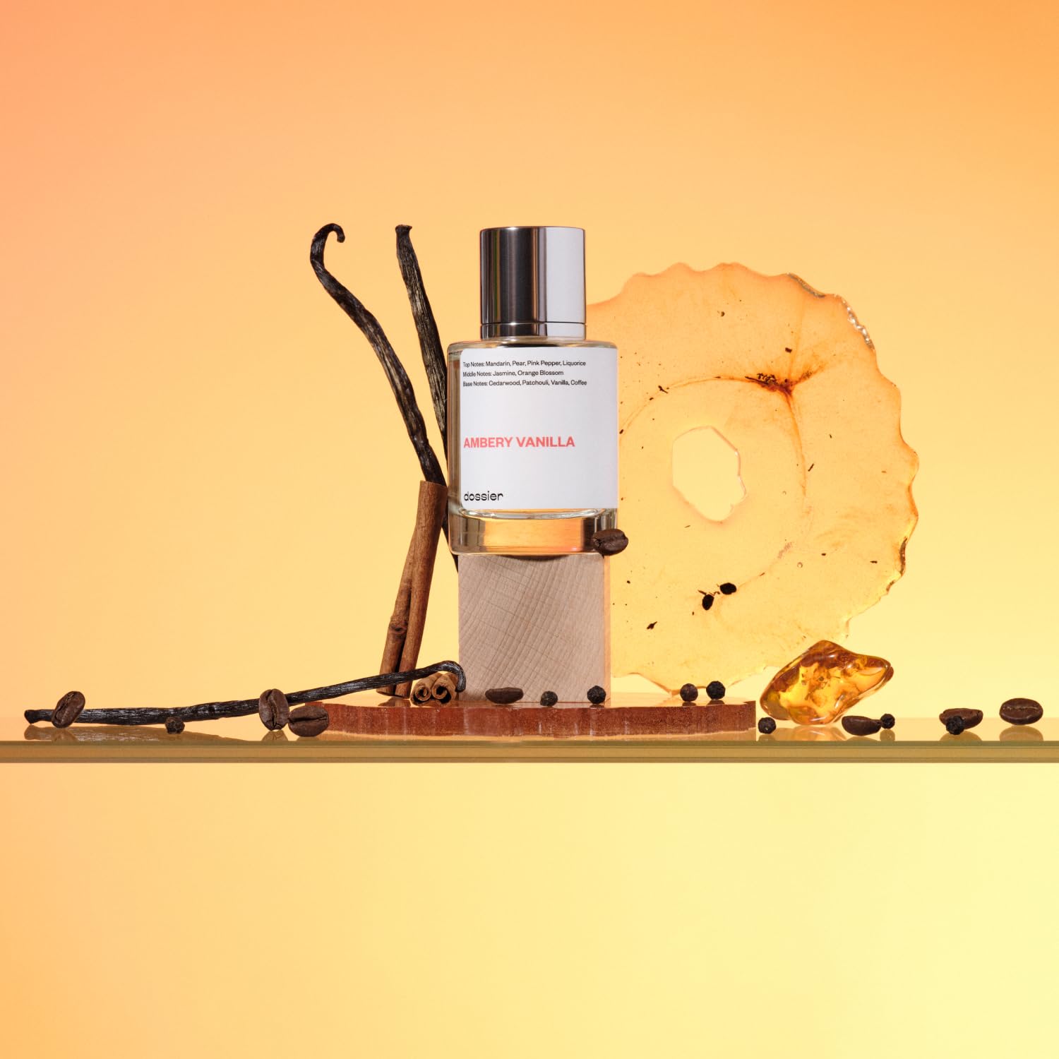 Dossier Ambery Vanilla heart notes close-up shows Jasmine and Orange Blossom for a feminine touch.