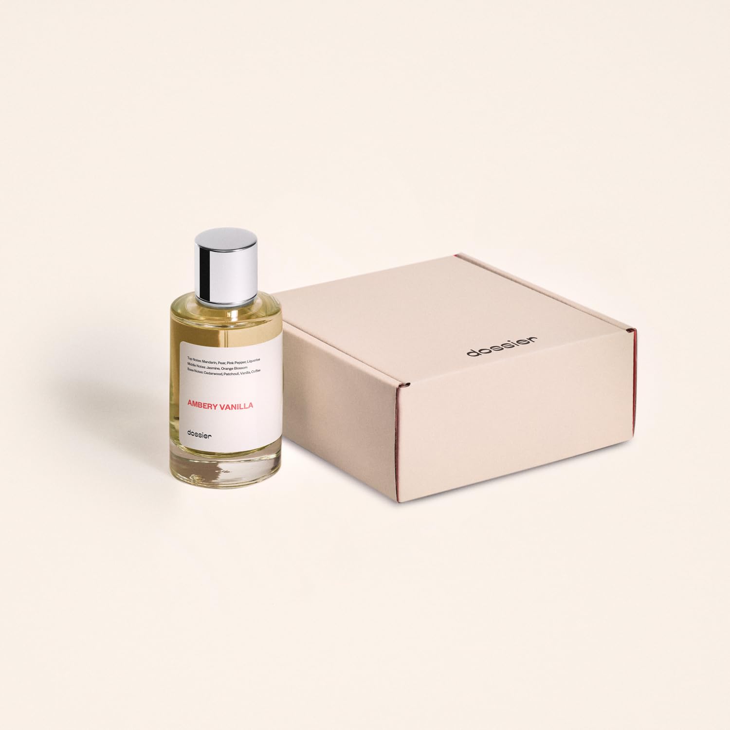 Dossier Ambery Vanilla spray action demonstrates easy, even application for quick refresh.