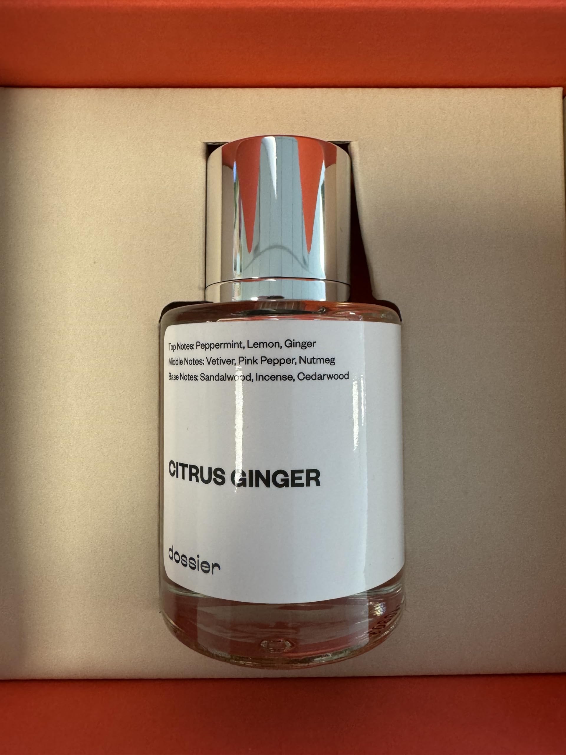 Dossier Citrus Ginger vanity display encourages everyday wear with confidence.