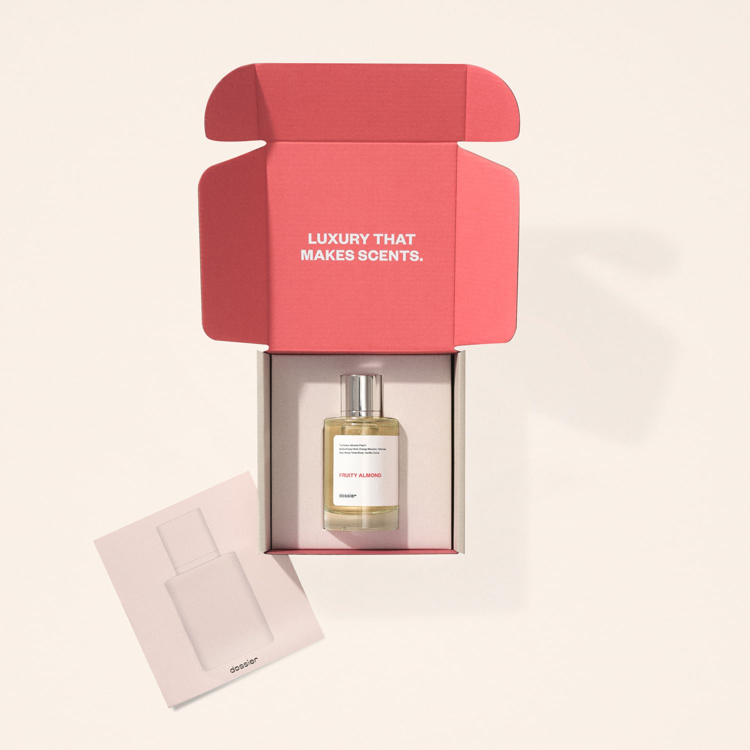 Dossier Fruity Almond close-up cap showing sleek design.