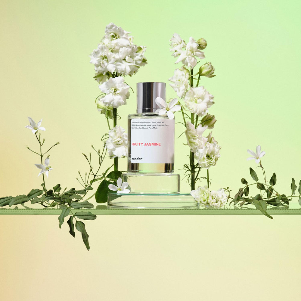 Dossier Fruity Jasmine flowers highlight its refined floral notes.