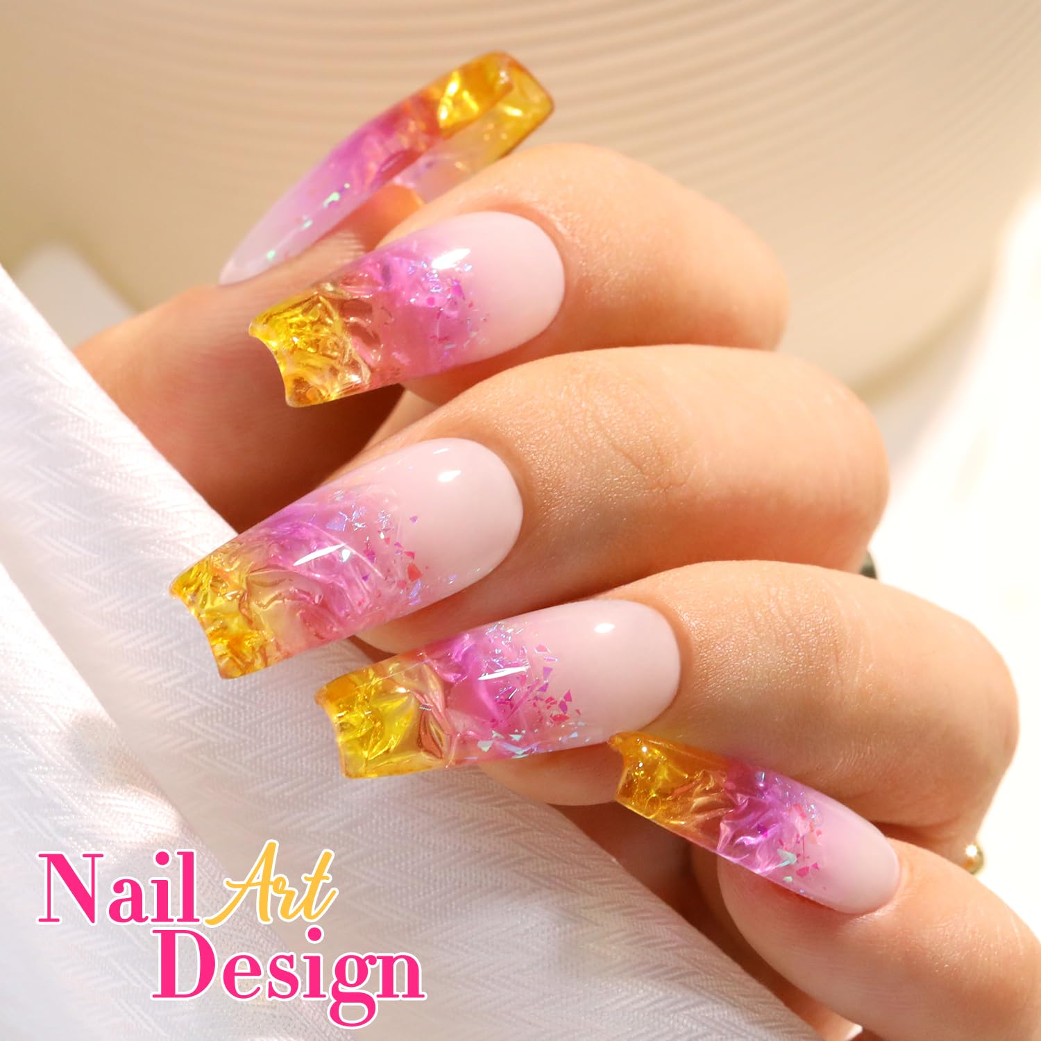 Double Rhythm top coat gel provides durable shine and protection.