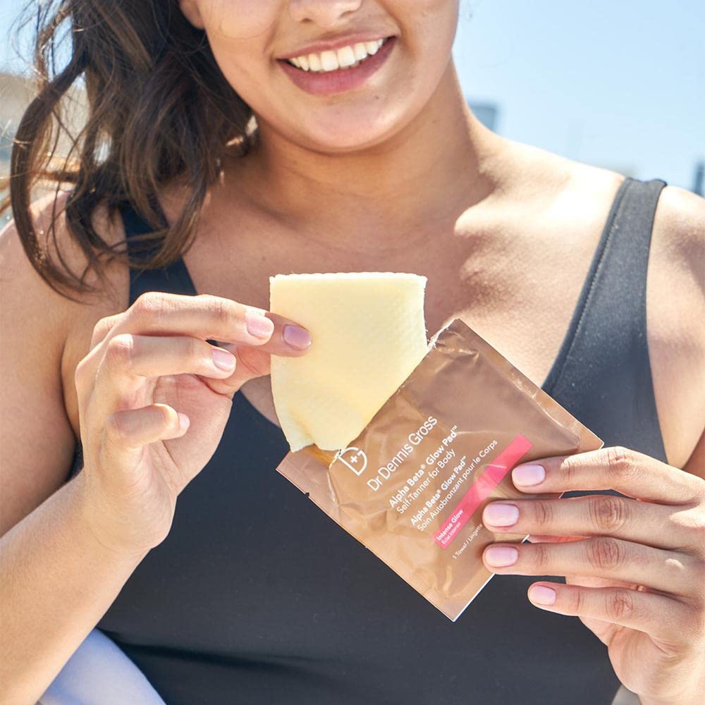 Quick-drying formula of Dr Dennis Gross Glow Pad for fast color